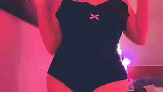 Раздевание позывов раскинулось - клубный материал обжигает!