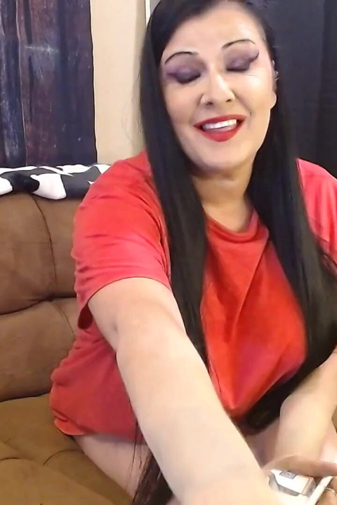Anna Sigara seviyor