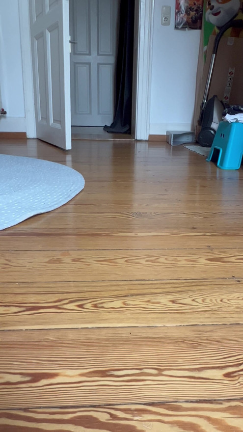 Pressing dildo out of my fuckhole. Huge gape