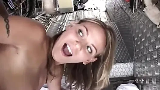 Motokros'ta bir gün iyi bir sikişe dönüşüyor