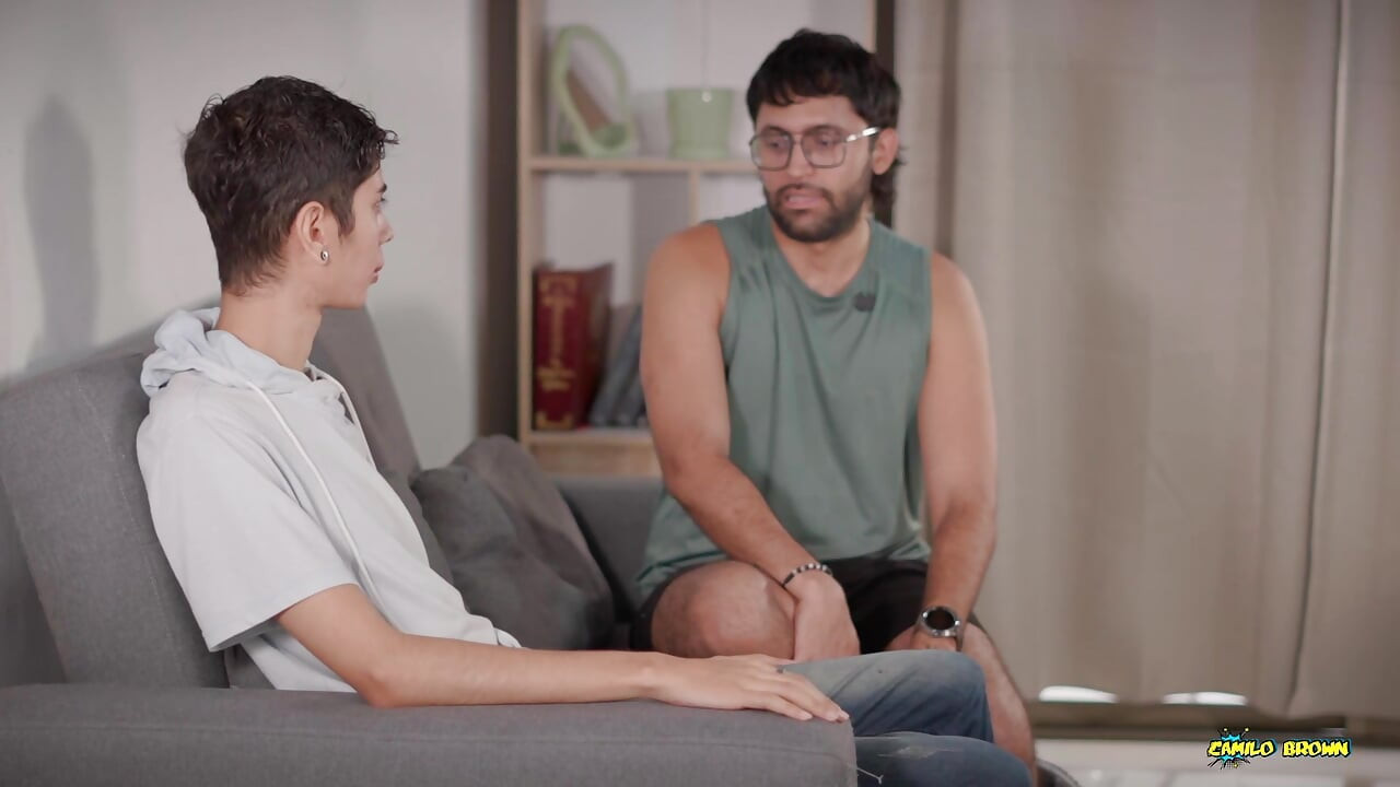 I Have No Cash So Delivery Guy Magic C Gets Paid With My Big Daddy Ass – Bareback Creampie Pushout
