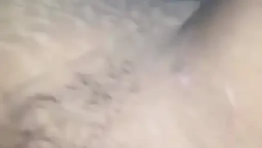 Ateşli yenge fusy parmakla mastürbasyon yapıyor