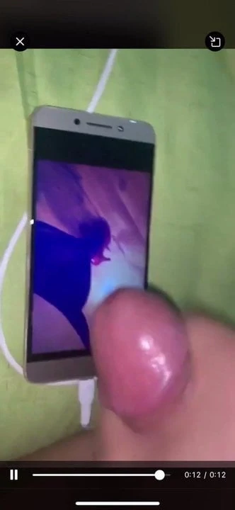Chinese pathetic boi with lill dick
