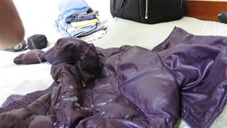 Сперма на фиолетовой куртке