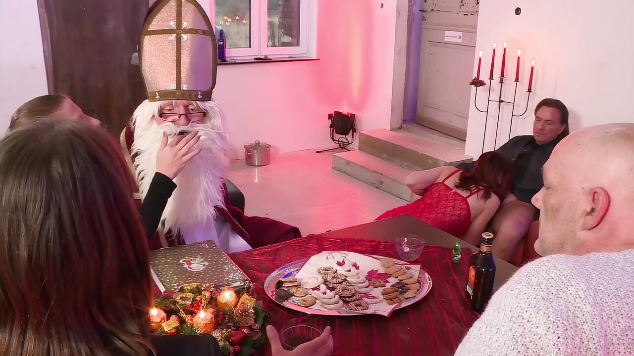 淫荡的圣诞派对狂欢性爱