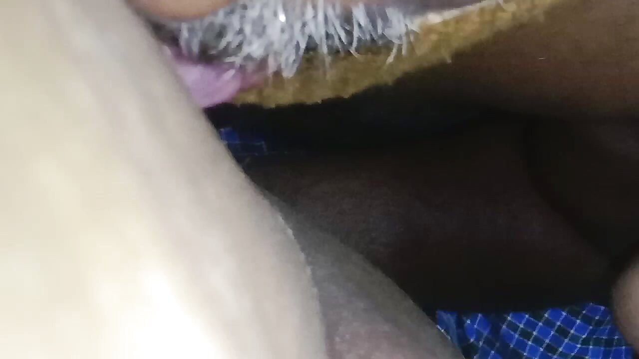 Widziałem, jak cipka mojej byłej dziewczyny jest ogolona i lizana.