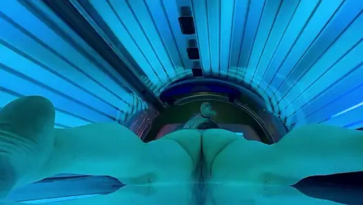 Voyeur Exhibitionist tanning Wife Milf Veronica Beach Close-Up