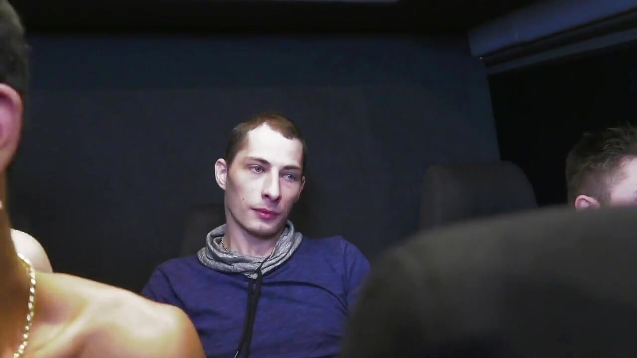 amazignギャングバンでバスoin道路のパリ