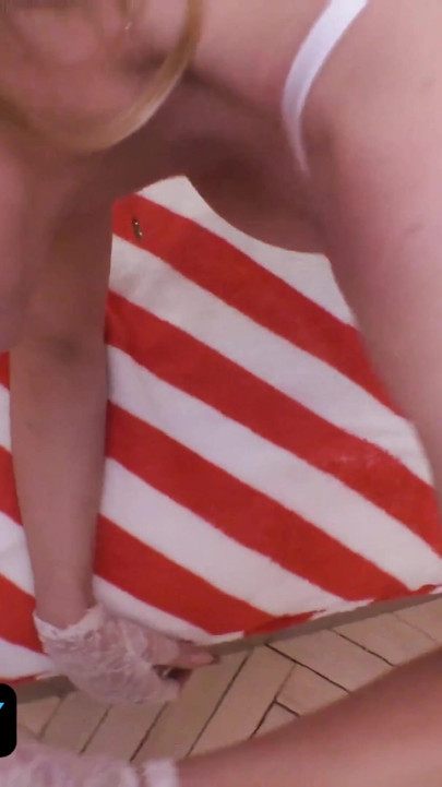 濡れたフェラが義理の息子のチンコをMILFの膣に導く! | クリップ 1