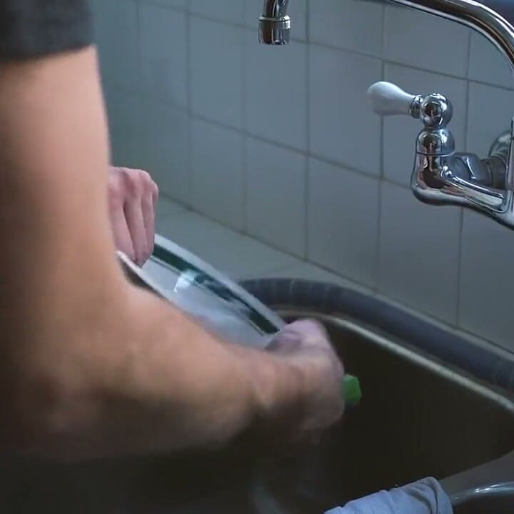 Topher Di Maggio a Wesley Woods to vysát, vysát ho a vybušit.