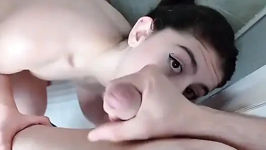 18 yaşındaki shanaxnow sakso yüze boşalma banyosunda mastürbasyon yapıyor. Shanaxnow