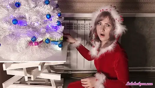 Pria ini ngentot habis-habisan sama peri sange setelah nyepong kontol sampai dicrot di dalam di hari natal