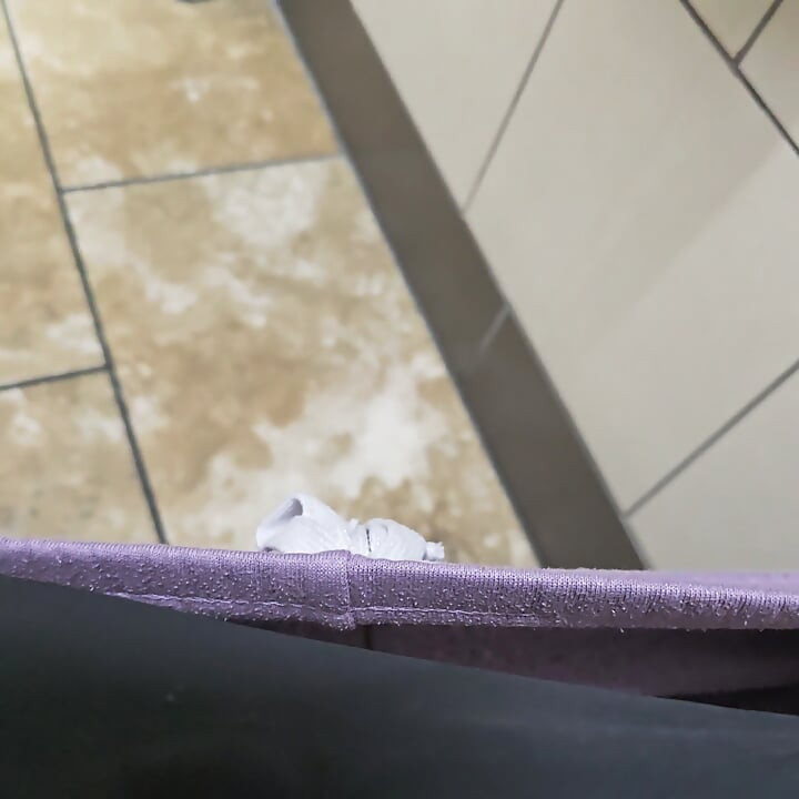 Benzin istasyonunda işerken bana katıl