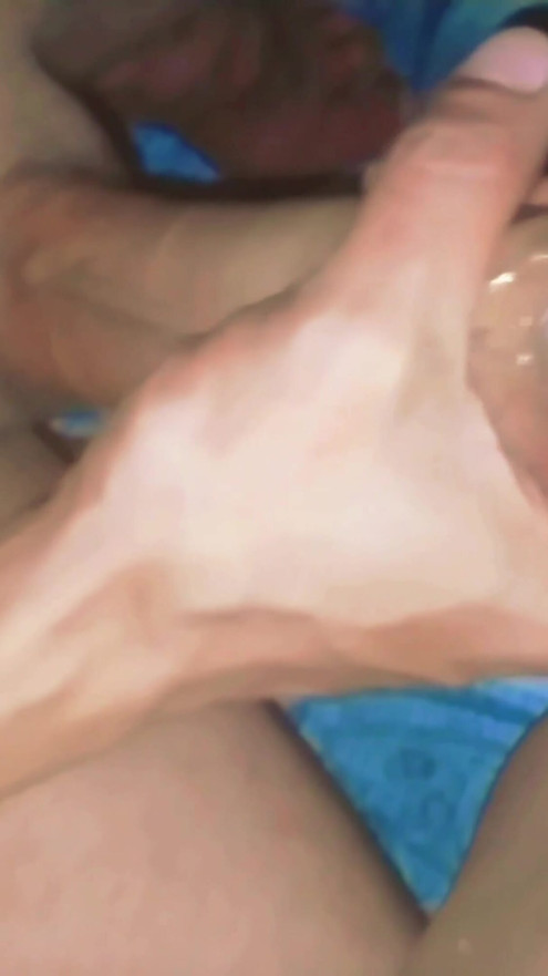 Rubbing his big cock until he cums profusely in the thicket that covers a beautiful and succulent married and liberated pussy. | Clip 2