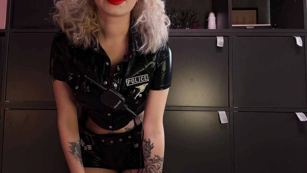 JOIhumiliation Dirty Games of a Policeman with Prisoners