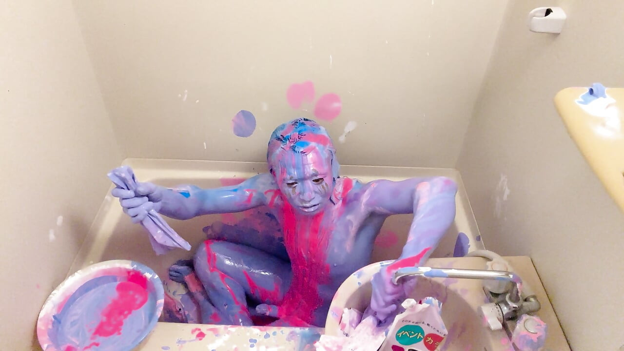 WET&MESSY Messy Play: Covered in Paint by a Boy 2