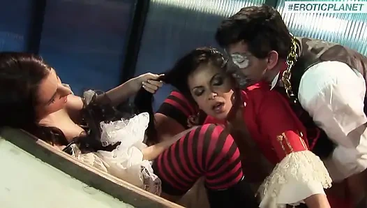 Алиса сказочная любовная сказка S6: косплей с 3 девушками, делят 2 члена