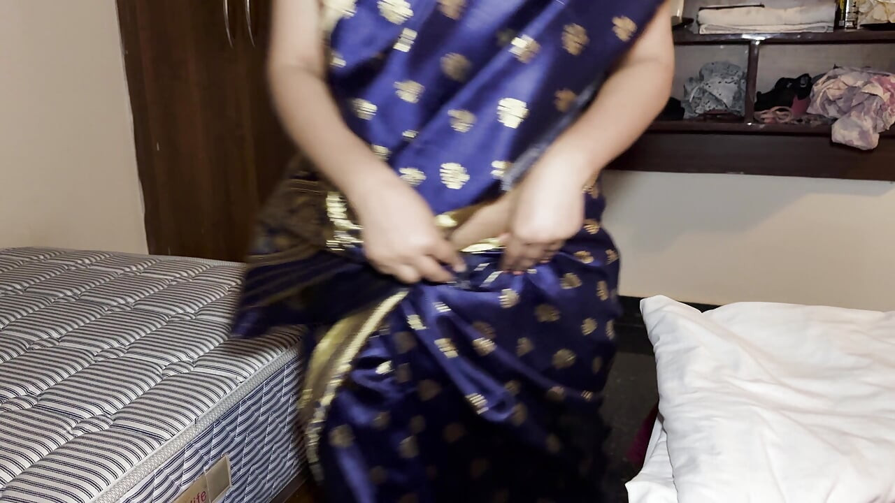 Chachi Ke Ghar Jaa Ke Unko Sex Ke Liye Ready Kiya Fat Pussy
