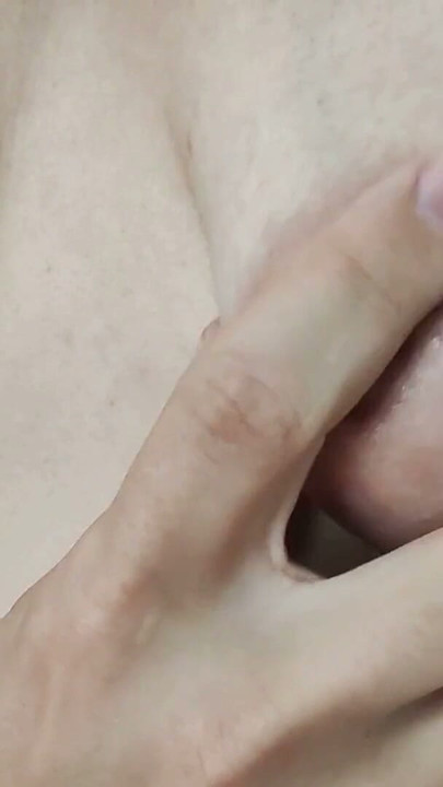火辣曲线海滩女孩被吸吮乳头挑逗到高潮 | 片段 1