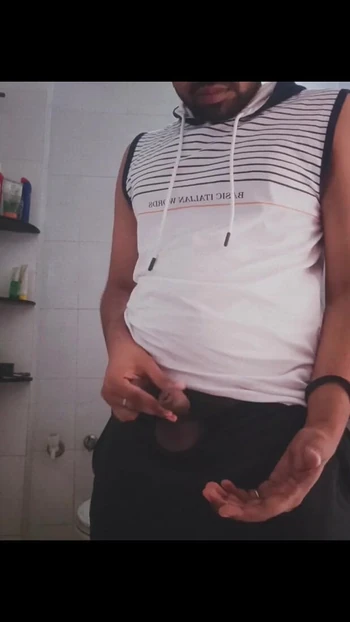 "Evde tek başına sert porno izliyor ve sonra uzun süre işiyor" dan mutlaka görülmeli an