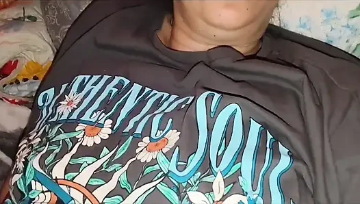 Жену застукали за мастурбацией дилдо и трахнул ее муж! Фантазия с двумя членами, и мне понравилось. Сперма на киске, часть 1