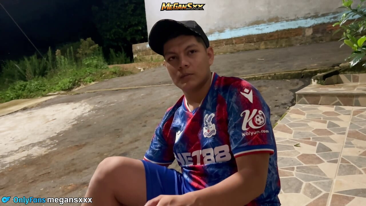 Une nuit tellement ennuyeuse que j’ai dit au fou d’à côté de me baiser.