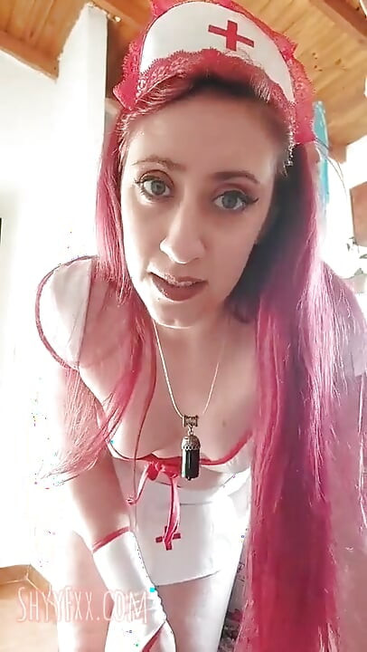 Shyyfxx En Meget Ndssvag PatiëntDrager Fordel af Gauchita-sygeplejersken! JOI Rollespil