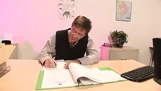 Haley Sweet хочет член своей учительницы