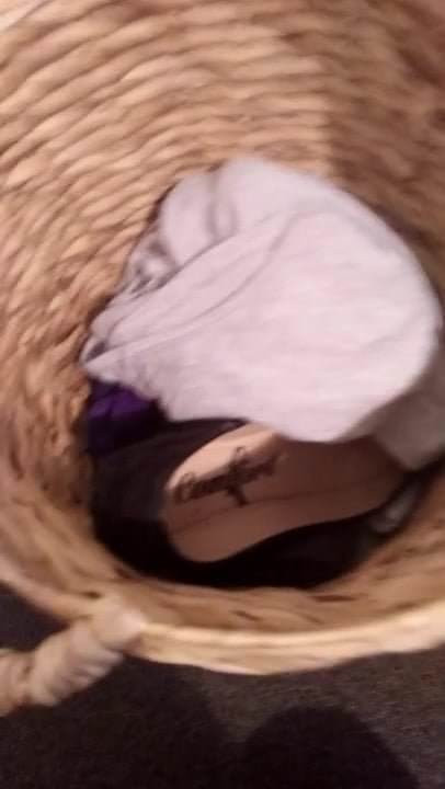 Menemukan celana dalam ibu gf saya untuk diendus