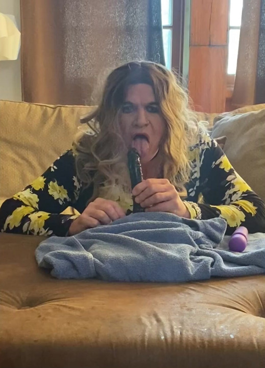 Chloe sucking