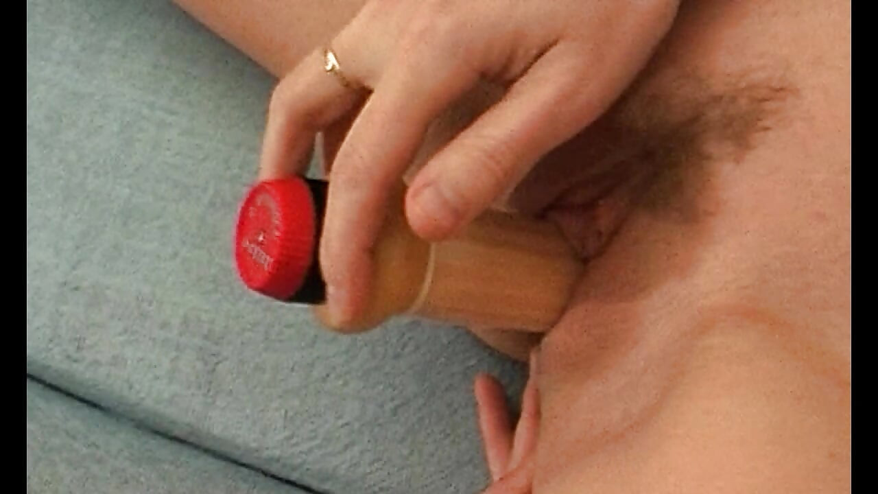 戴面具的業餘情侶在幹砲時被拍到