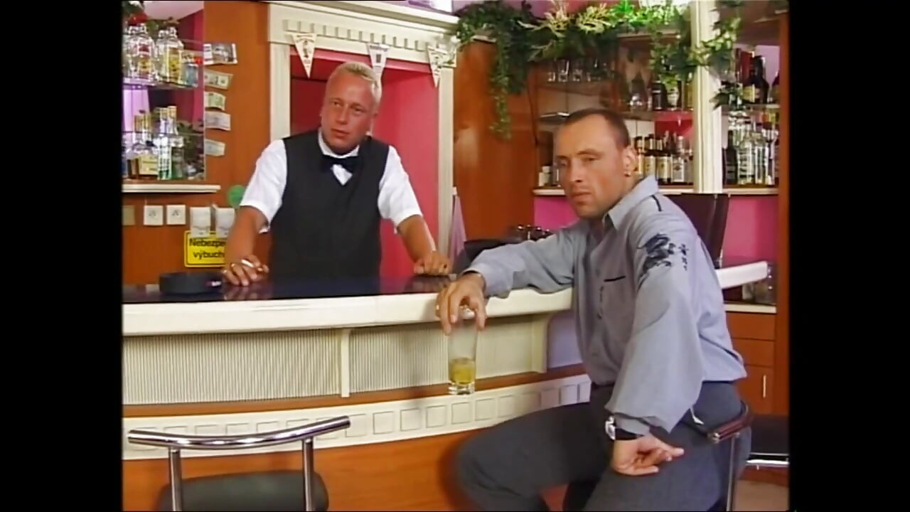 Spust zamiana między dwiema napalonym dziwką