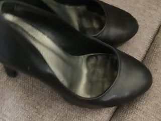 Well worn smelly heels toeprint