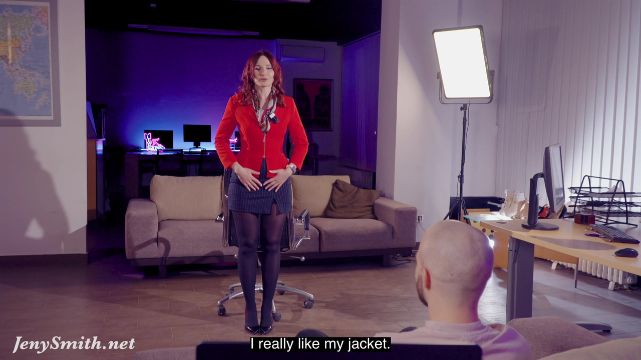 治疗不安全：她在中途脱衣服