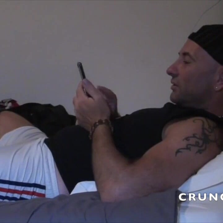 Zalana przez xxl kutas Dylana seksownego prostego chłopca