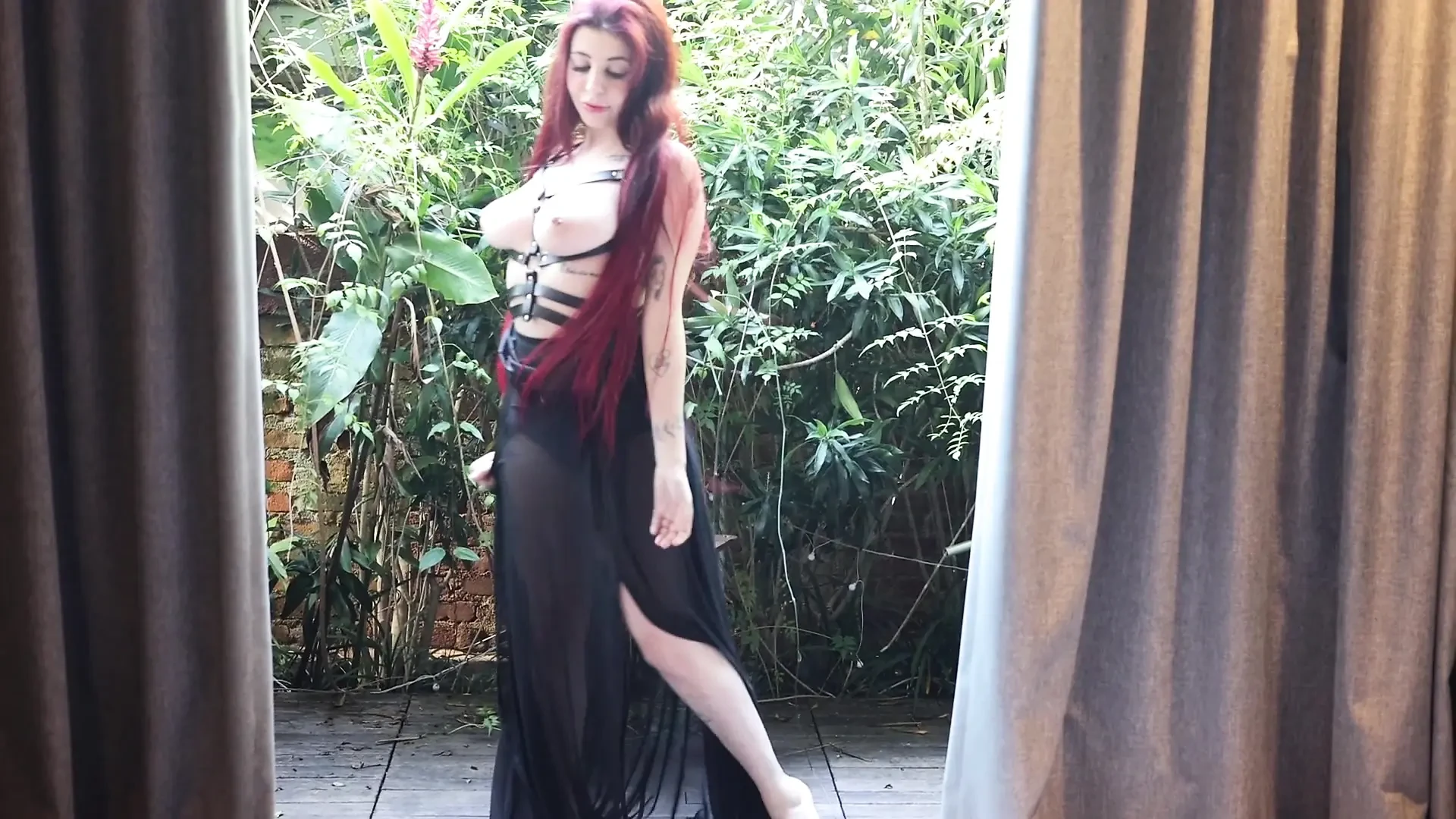 Bewitched: goth princess membuahimu dengan mantra