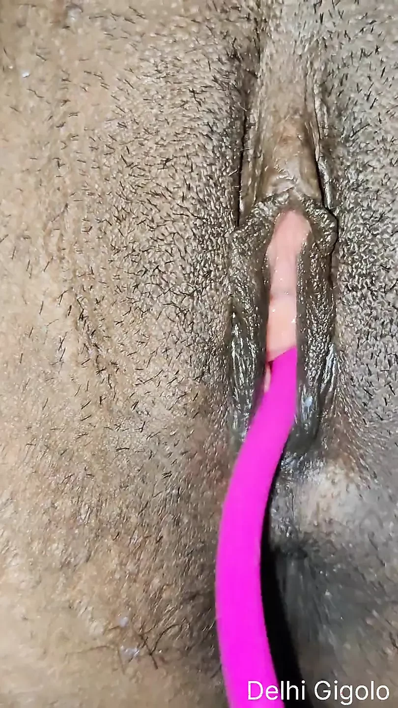 Ekta bhabhi ghar par der aane se dur rahi thi boli dever ji piche se door khol do Jo bolo ge wo karugi ab kuch bhi kar sakti hai