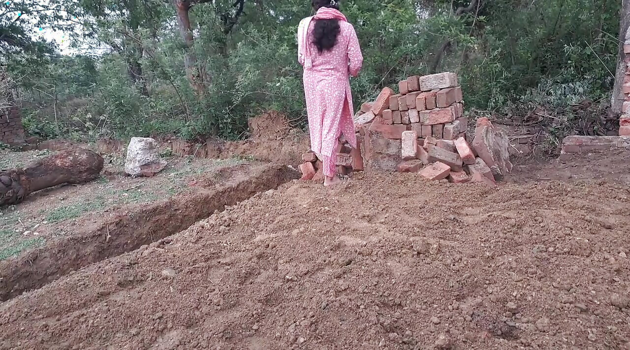 tânără indiancă cu prieten