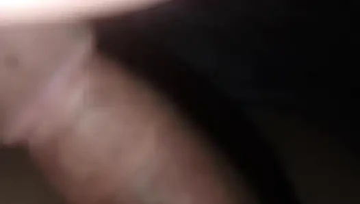 Ateşli bir yarak sıkı bir delik istiyor.