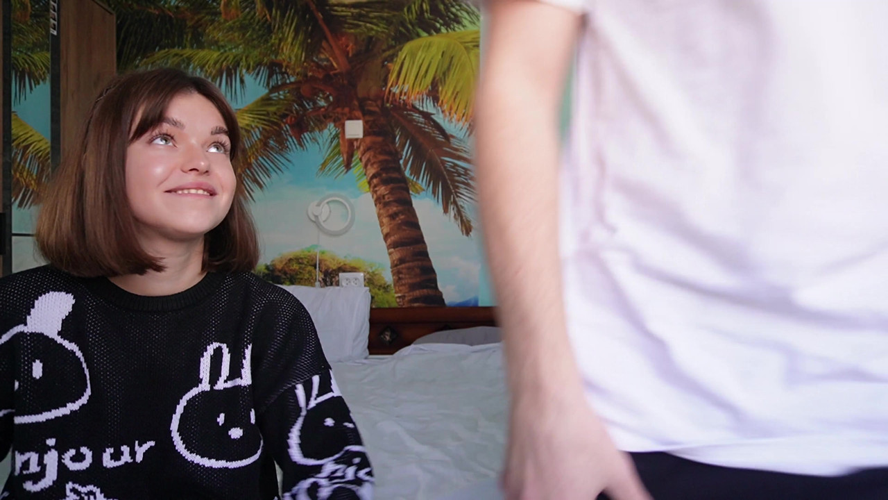 流行的在线游戏在视频博客期间变成继兄弟和继妹之间的性爱