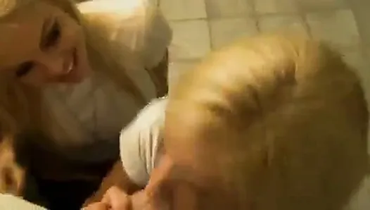 2 blondes suck dick