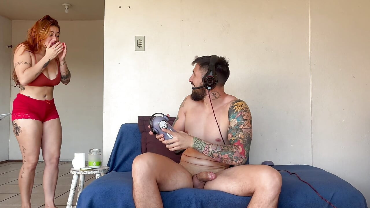 NAUGHTY REDHEAD NEIGHBOR CAUGHT HER NEIGHBOR WITH HEADPHONES MASTURBATING AND FELL WITH HER MOUTH ON HIS COCK!
