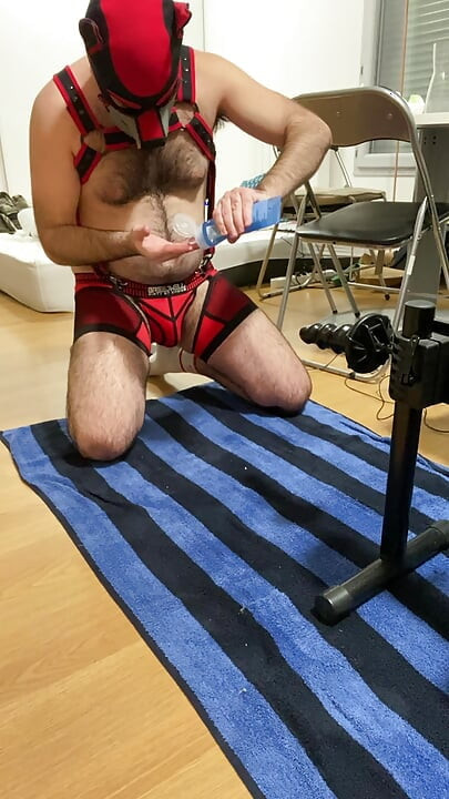 Thomas GODEBIN puppy on the fuckmachine