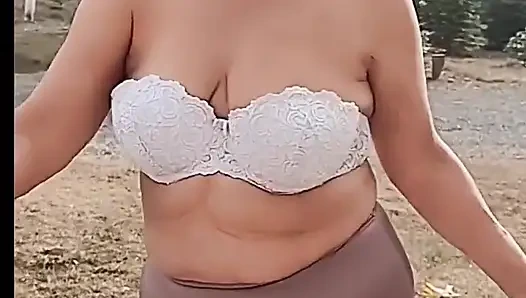 Aku lagi asik pantat bahenoku habis-habisan