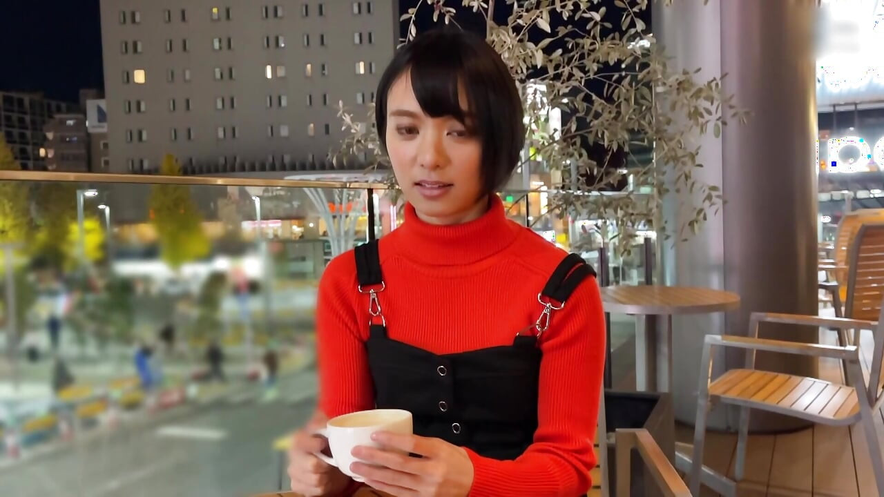 A118F07 Matching with a shy girl with short hair, a boyish girl! Cute is justice!! Her occasional beaming smile creates a cute gap! Private shoot at a love hotel and a shameless trapped sex scene!
