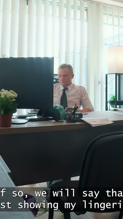 LOAN4K. Bordsex er bedst, når fissen er så varm og våd | Klip 1