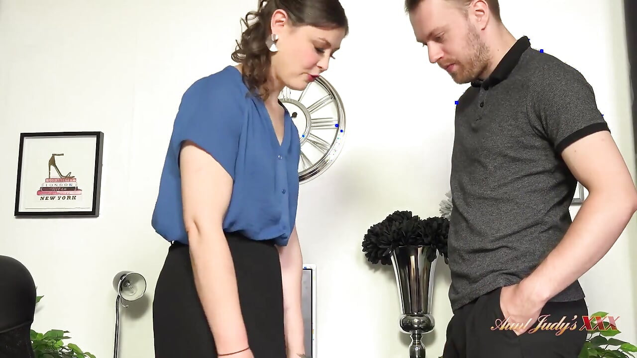 Cute MILF Boss Lady Aurora Fucks Her Employee