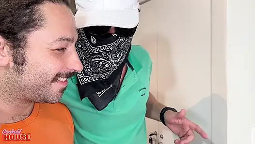 Verheiratete MILF in Einem Sehr Verruchten Dreier Mit Ihrem Betrogenen Ehemann Und Ihrem Liebhaber