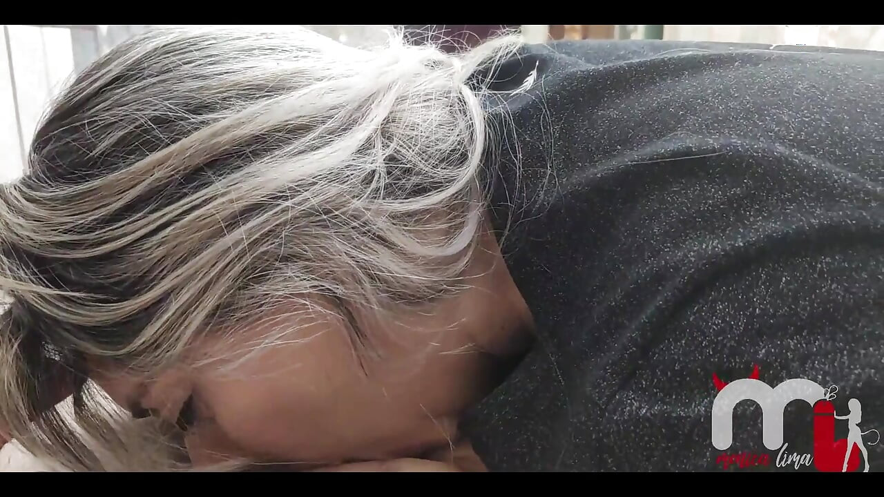 Коли виродок не голиться, але вам ще потрібно трахатися, а потім все одно йти