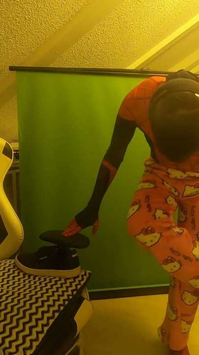 Spiderman x Hello Kitty | Clip 2